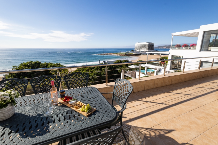 7 Bedroom Property for Sale in Beacon Isle Western Cape